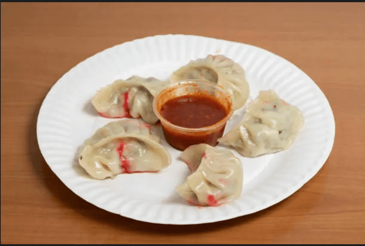 Momos + Campa Cola